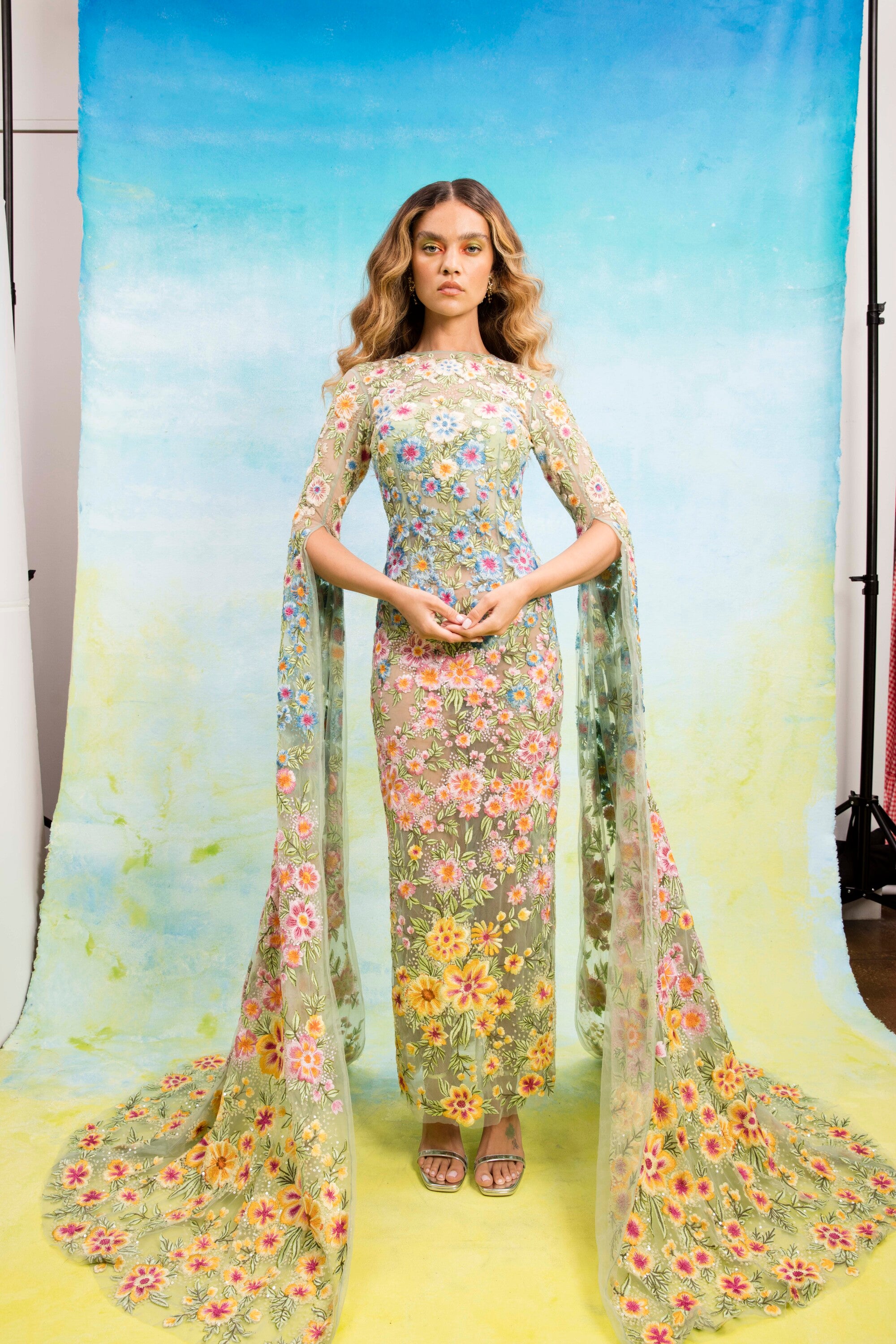 Amor Corallina emb. Long sleeved gown