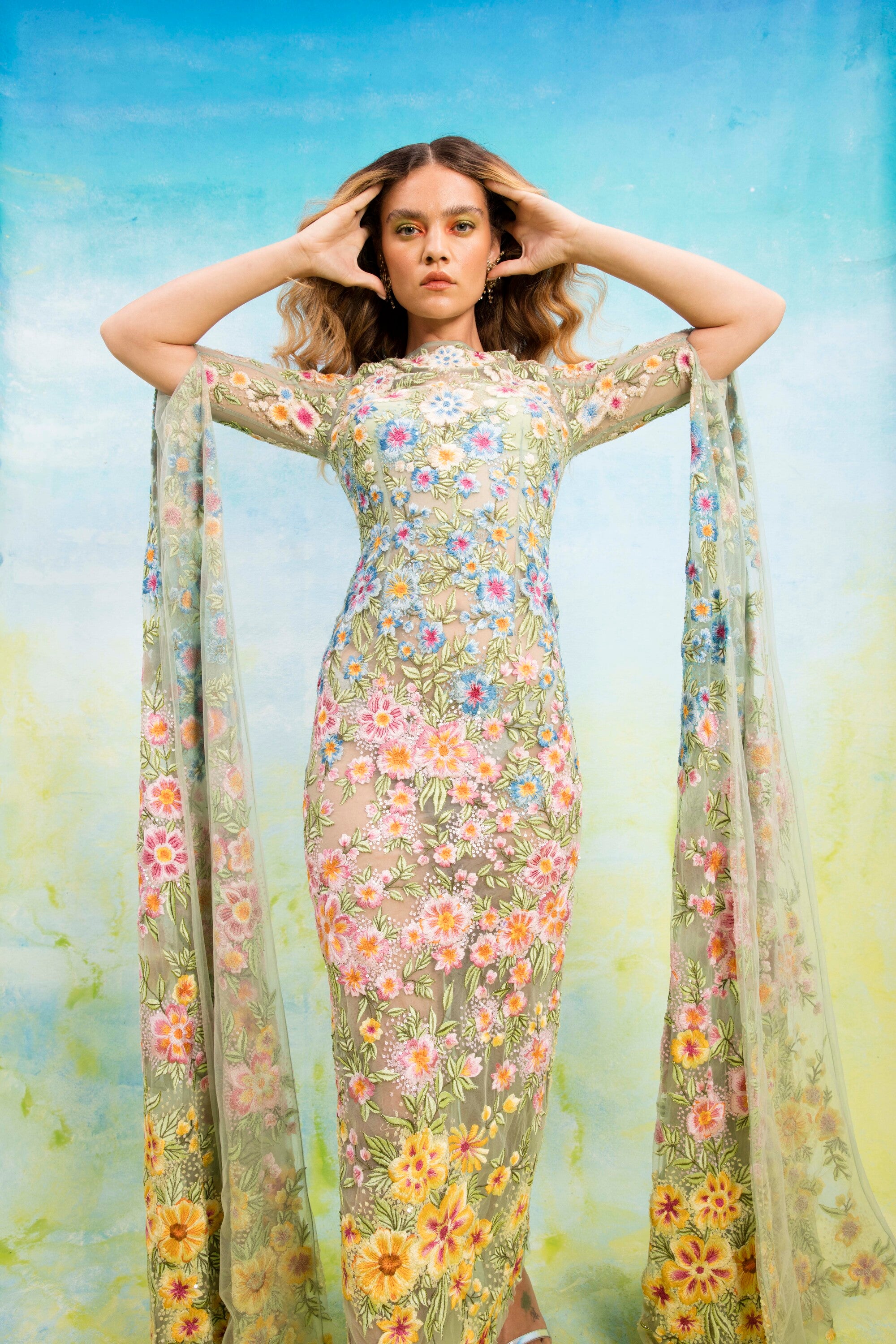 Amor Corallina emb. Long sleeved gown
