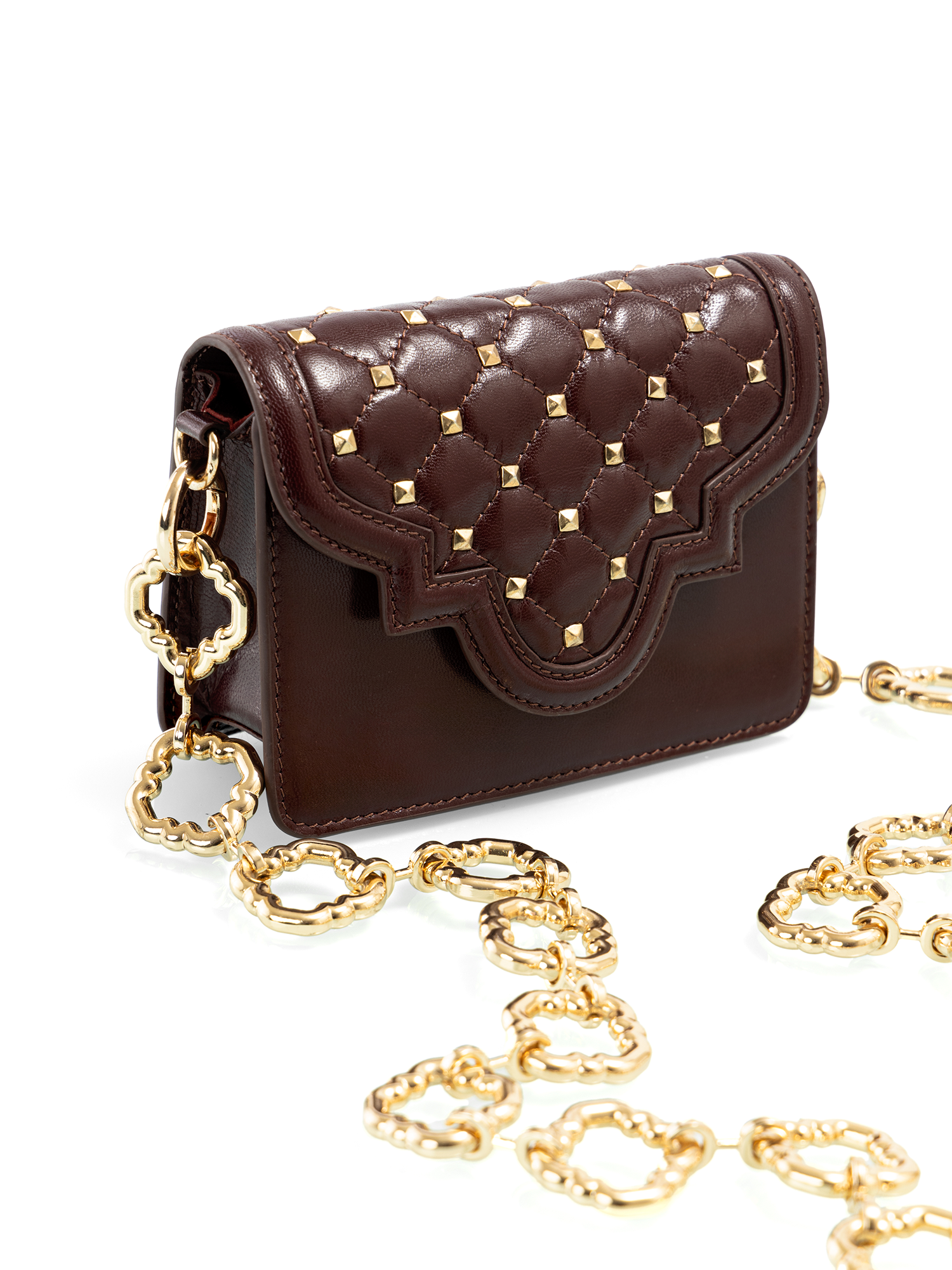 Elegant champagne embroidered leather bag designed as a refined wedding and evening accessory