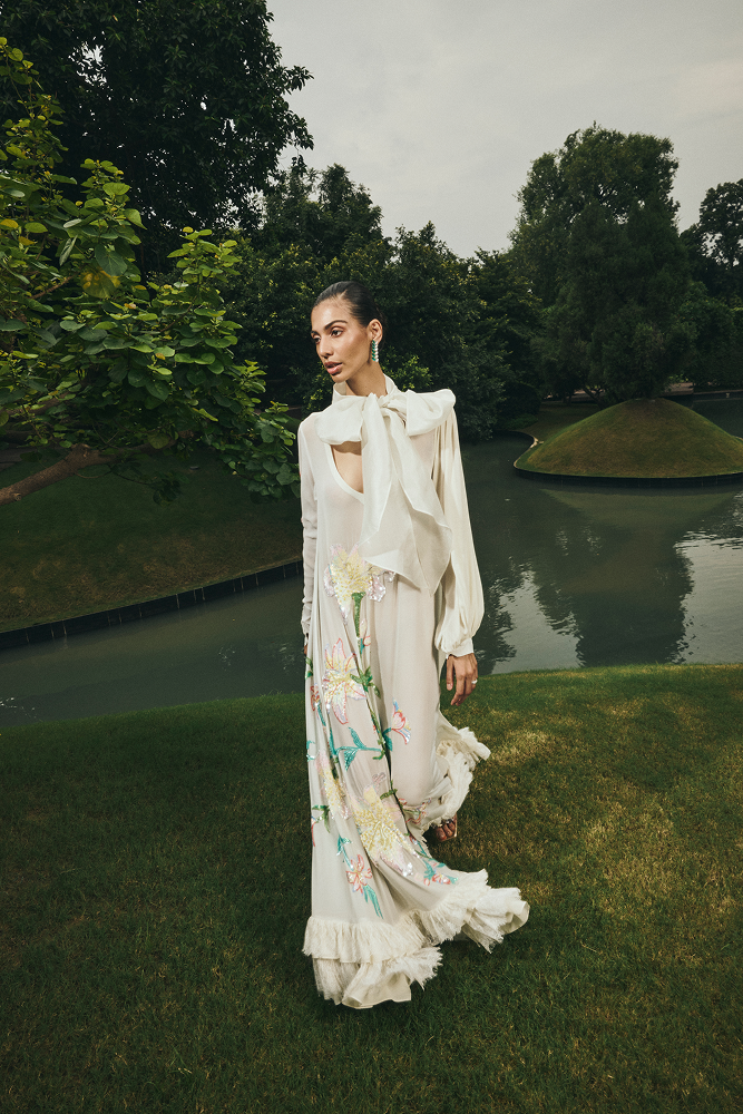 Luxury vacation wear dress suitable for destination wedding guest looks