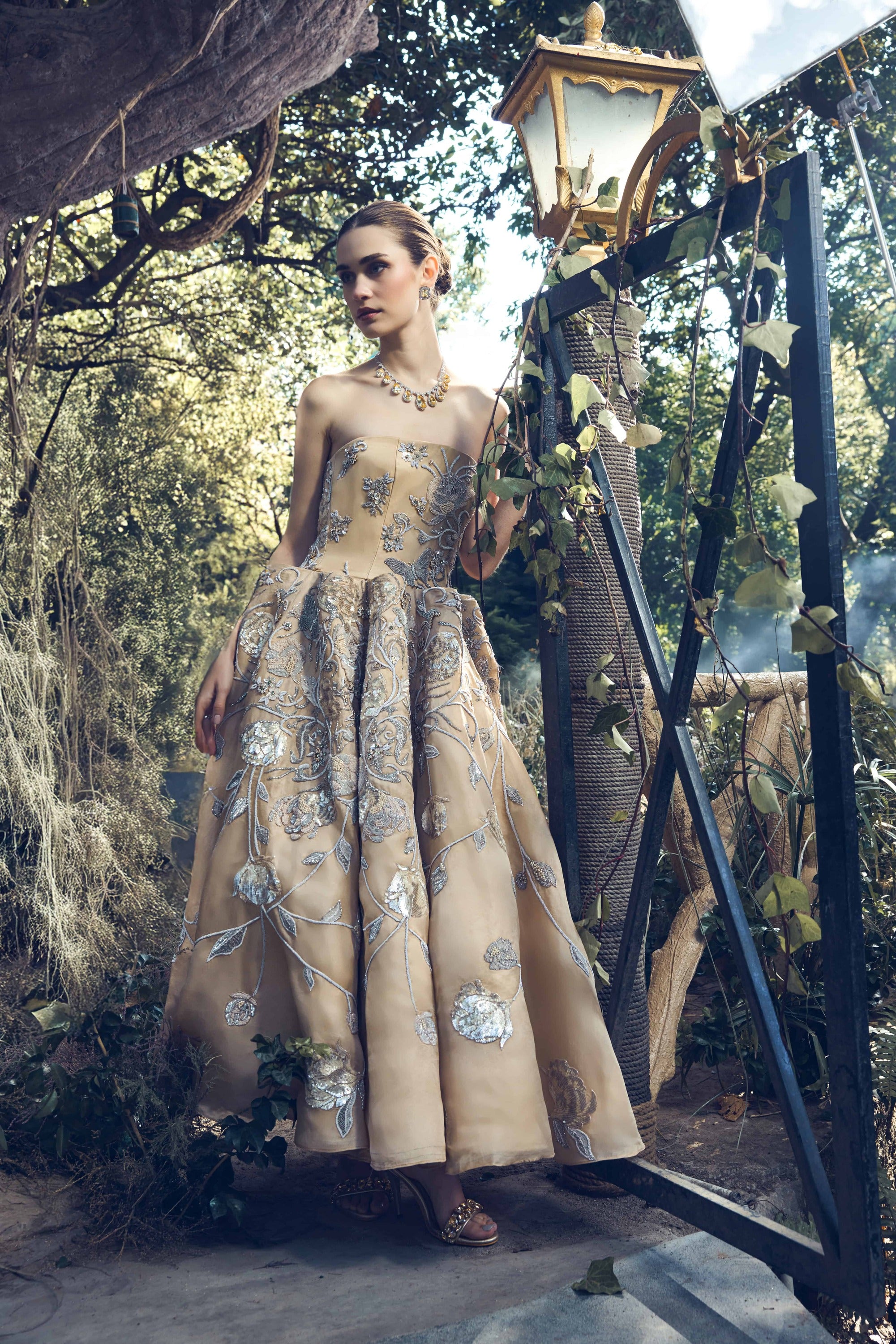 Elegant formal gala dress in couture style – floral embroidered strapless ballgown for celebration
