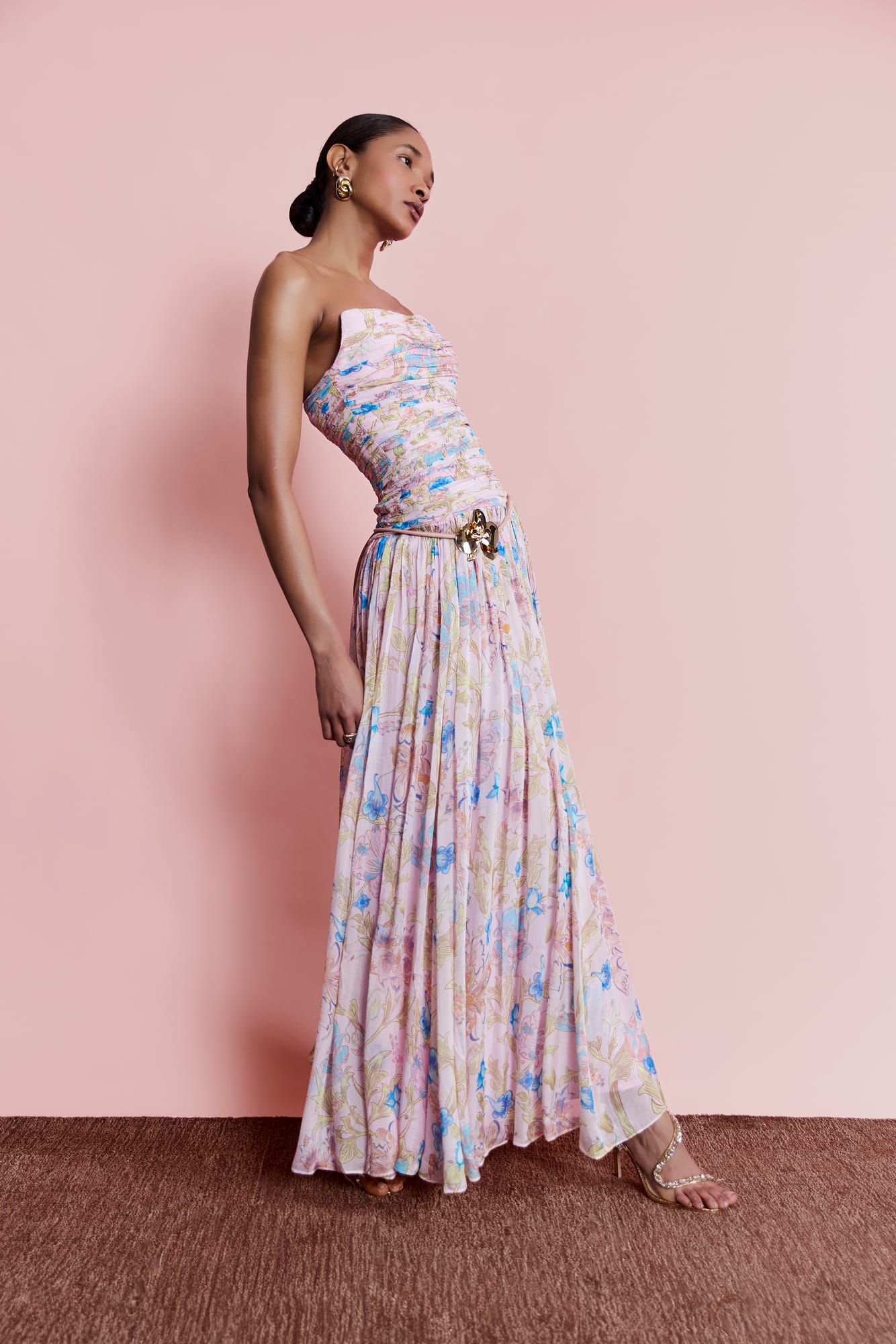 Luxury printed gown with strapless floral dress design, pleated garden party gown for high-fashion celebration wear