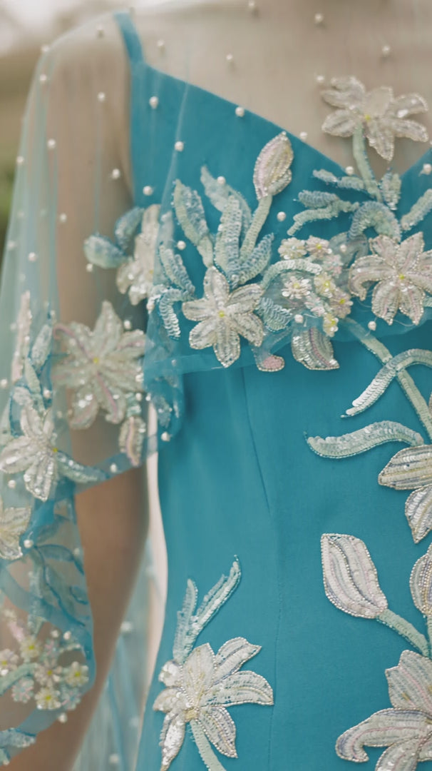 Aqua Lily Garden Embroidered Dress - Là Fuori